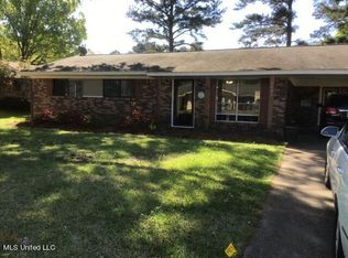 2431 Upper Dr, Pearl, MS 39208