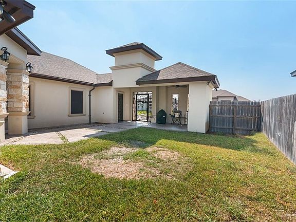 3rd image of 311 Seguin Loop