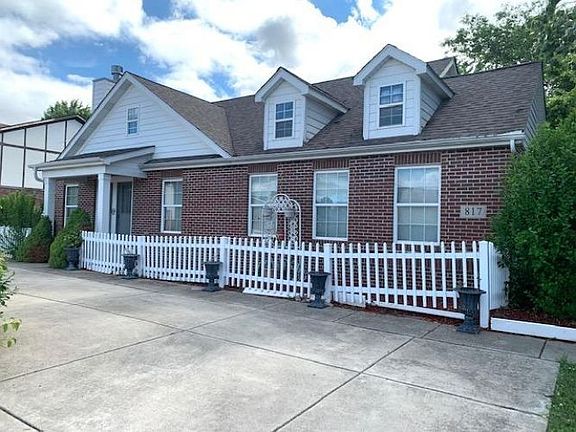 2nd image of 817 Wellington Dr