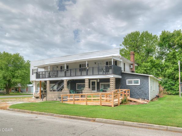 1301 W Broadway St, Webb City, MO 64870