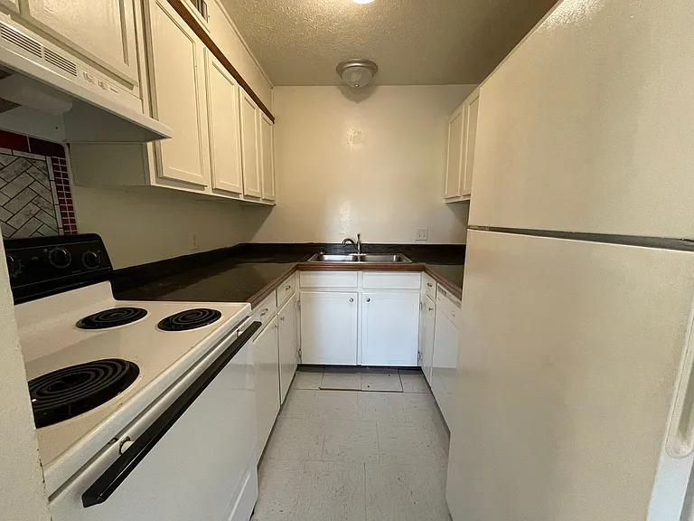 County View Apartments — Photo 23