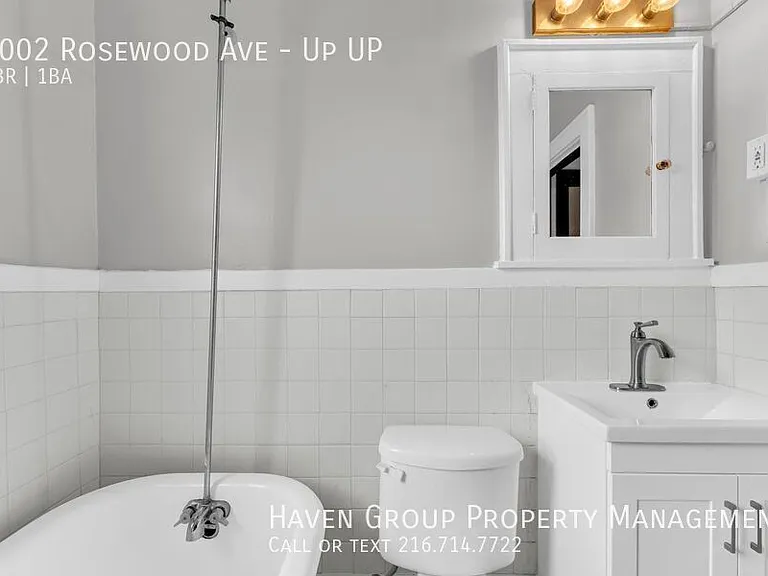 9002 Rosewood Ave #UP UP — Photo 19