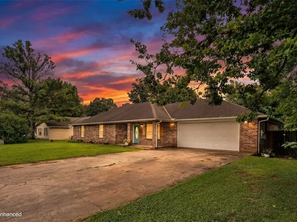 825 Mockingbird Ln, Gentry, AR 72734