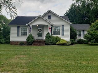 4994 W Pine St, Mount Airy, NC 27030
