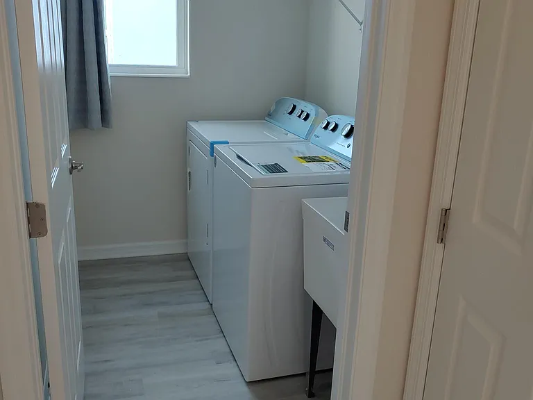 2082 Paragon Cir W — Photo 15