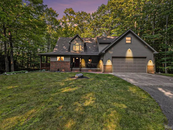 266 Adams Rd, Frankfort, MI 49635