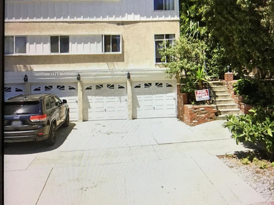 1st image of 11747 Dorothy St #9