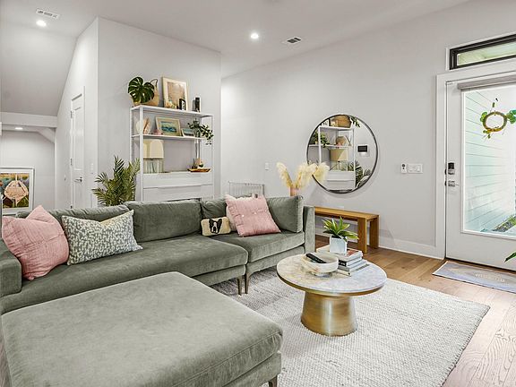 5th image of 3115 Clawson Rd APT 301