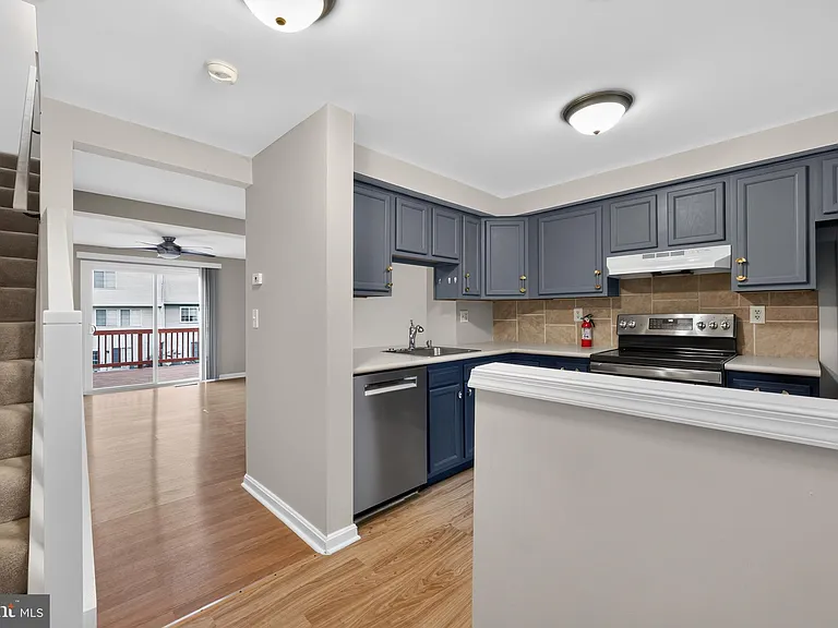 8700 Calvert Cliff Ct — Photo 10