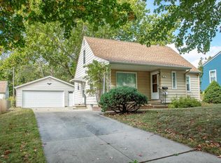 424 Woodbridge St, Waterloo, IA 50701