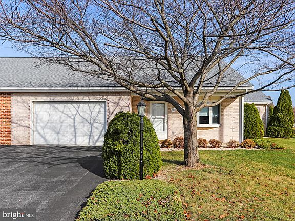3rd image of 236 S Fork Dr