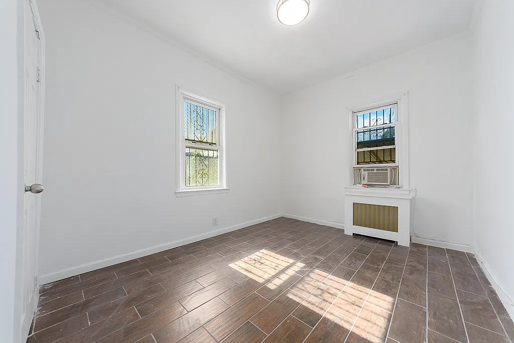470 East 40th Street — Photo 4