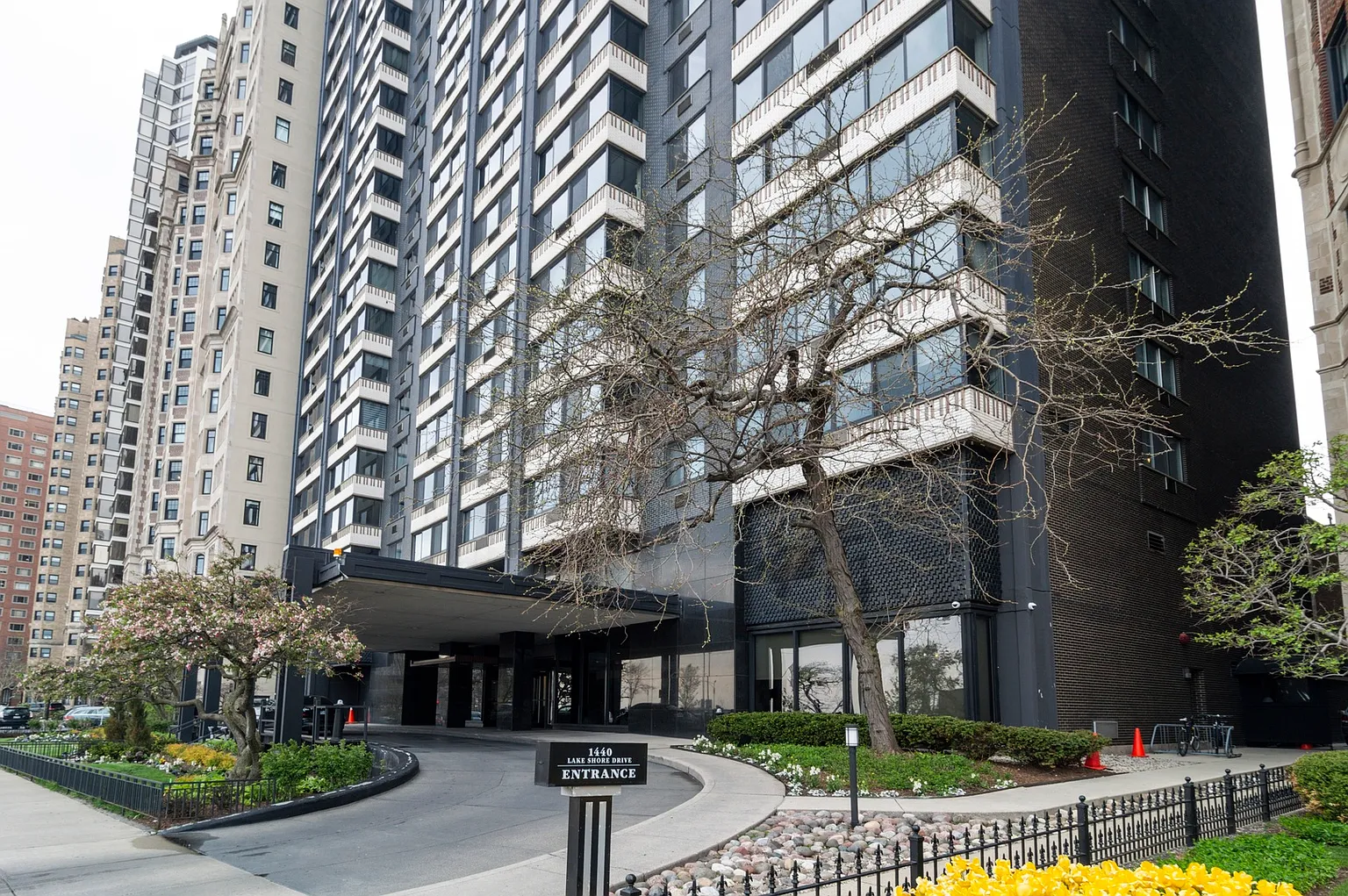 1440 N Lake Shore Dr APT 7B photo 1