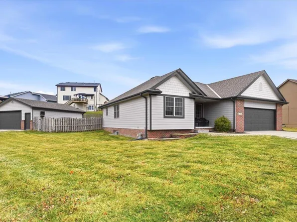 21949 Bobwhite Ave, Gretna, NE 68028