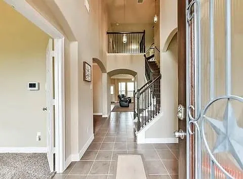 2575 Riverway Dr — Photo 2