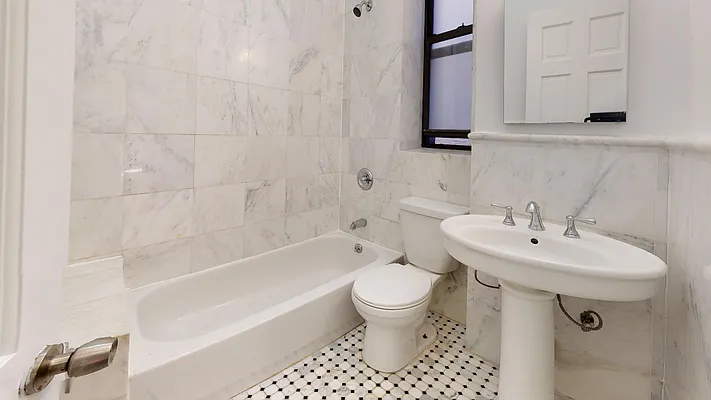 Rented by Bond New York | media 14