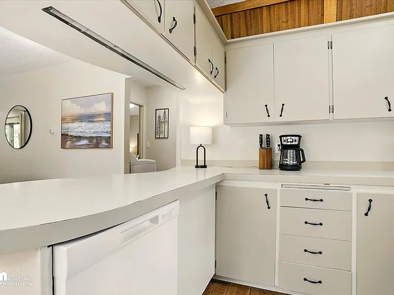 5305 Cope St #2 — Photo 15