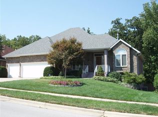 1997 S Pin Oak Dr, Springfield, MO 65809