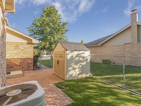 4th image of 8436 Nielsen Dr
