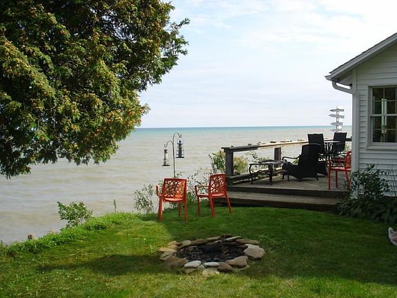 3rd image of 1497 Lakeside Dr