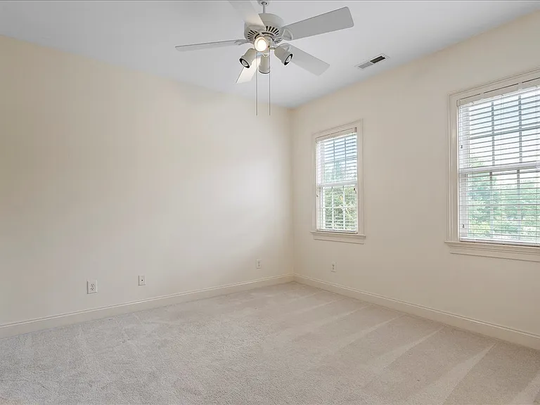 106 Grannon Ct — Photo 29