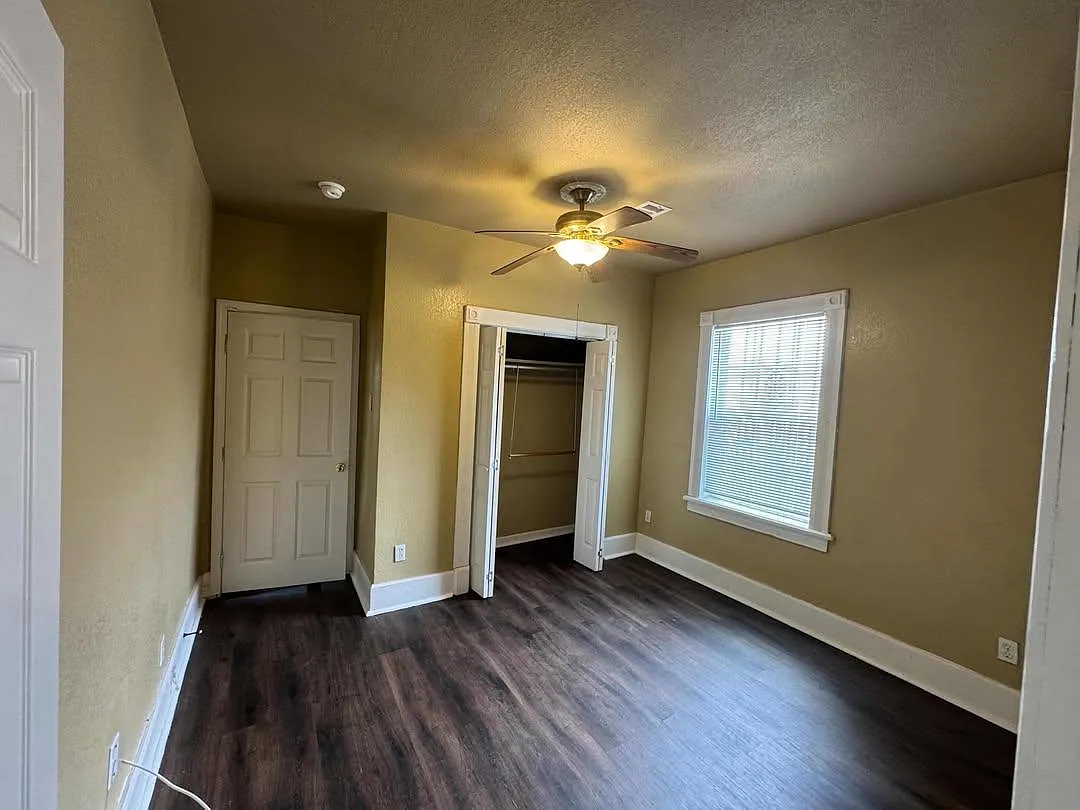 2434 Clouet St — Photo 3