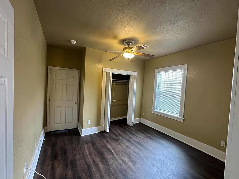 2434 Clouet St — Photo 3
