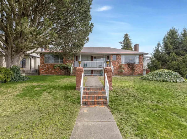 894 Invergarry Ave, Burnaby, BC V5B 4M8