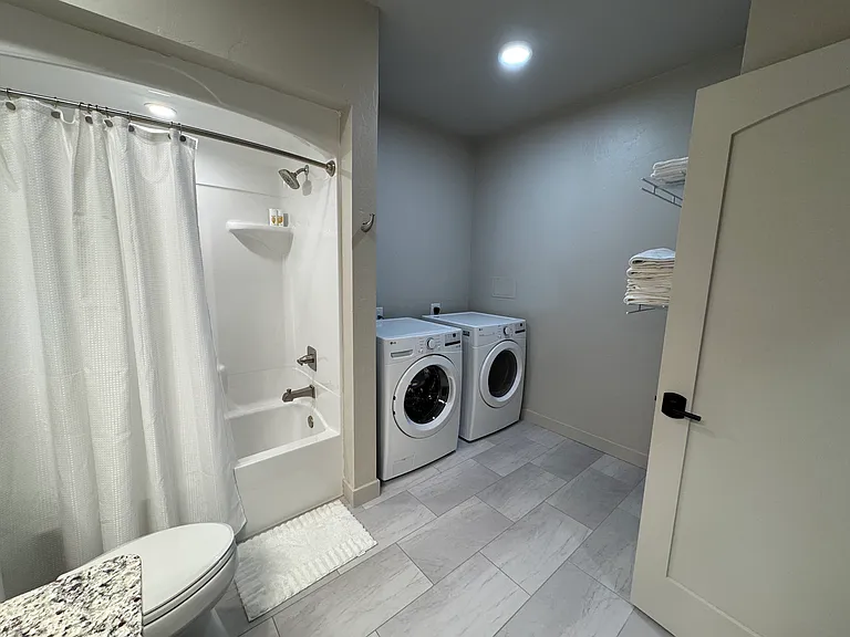 The Wit : Resort Style Living — Photo 52