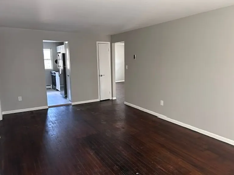 95 Fern St — Photo 3