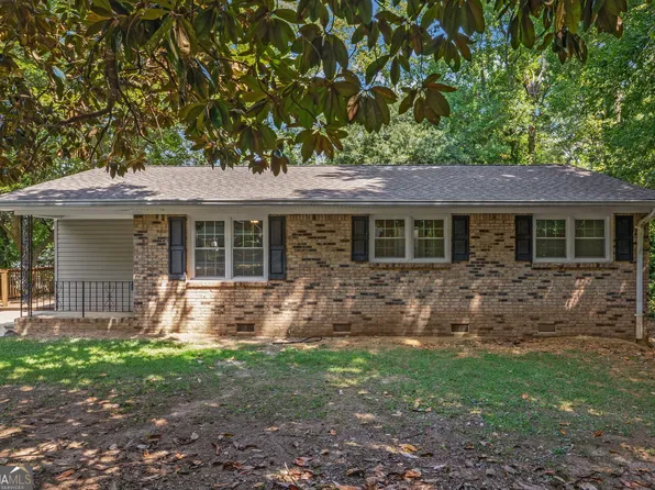 2840 Somerton Dr, Morrow, GA 30260