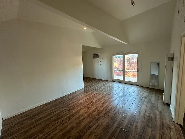 755 Joaquin St — Photo 9