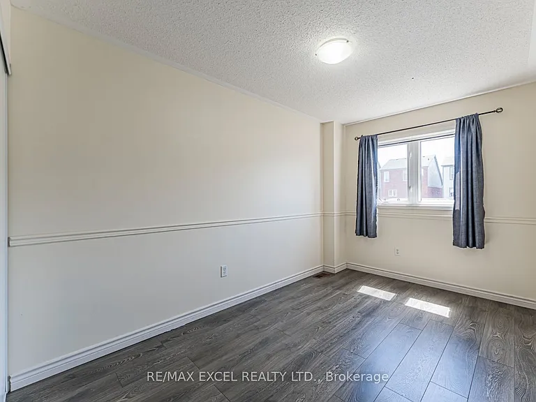 98 Georgian Dr — Photo 21