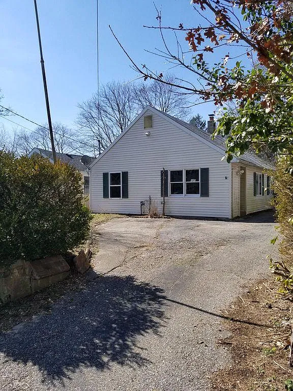 3 bed, 1023 sqft, $3,000 — Photo 1