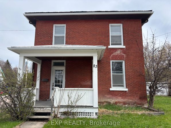 83 Queen St S, Renfrew, ON K7V 2A8