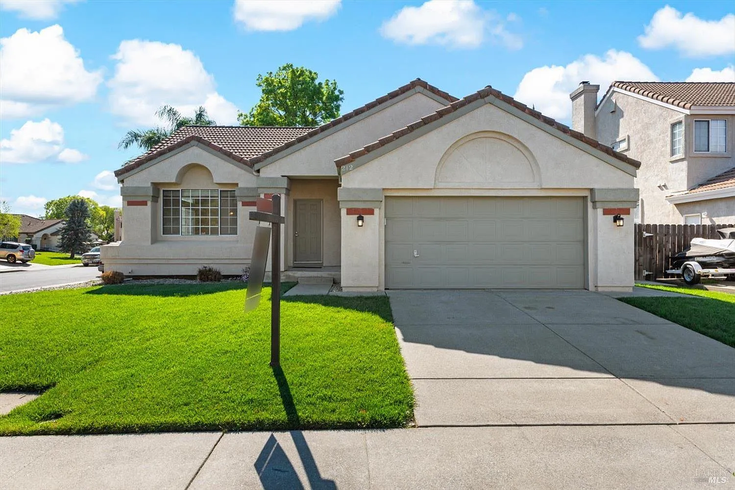 212 Laurelwood Way photo 1
