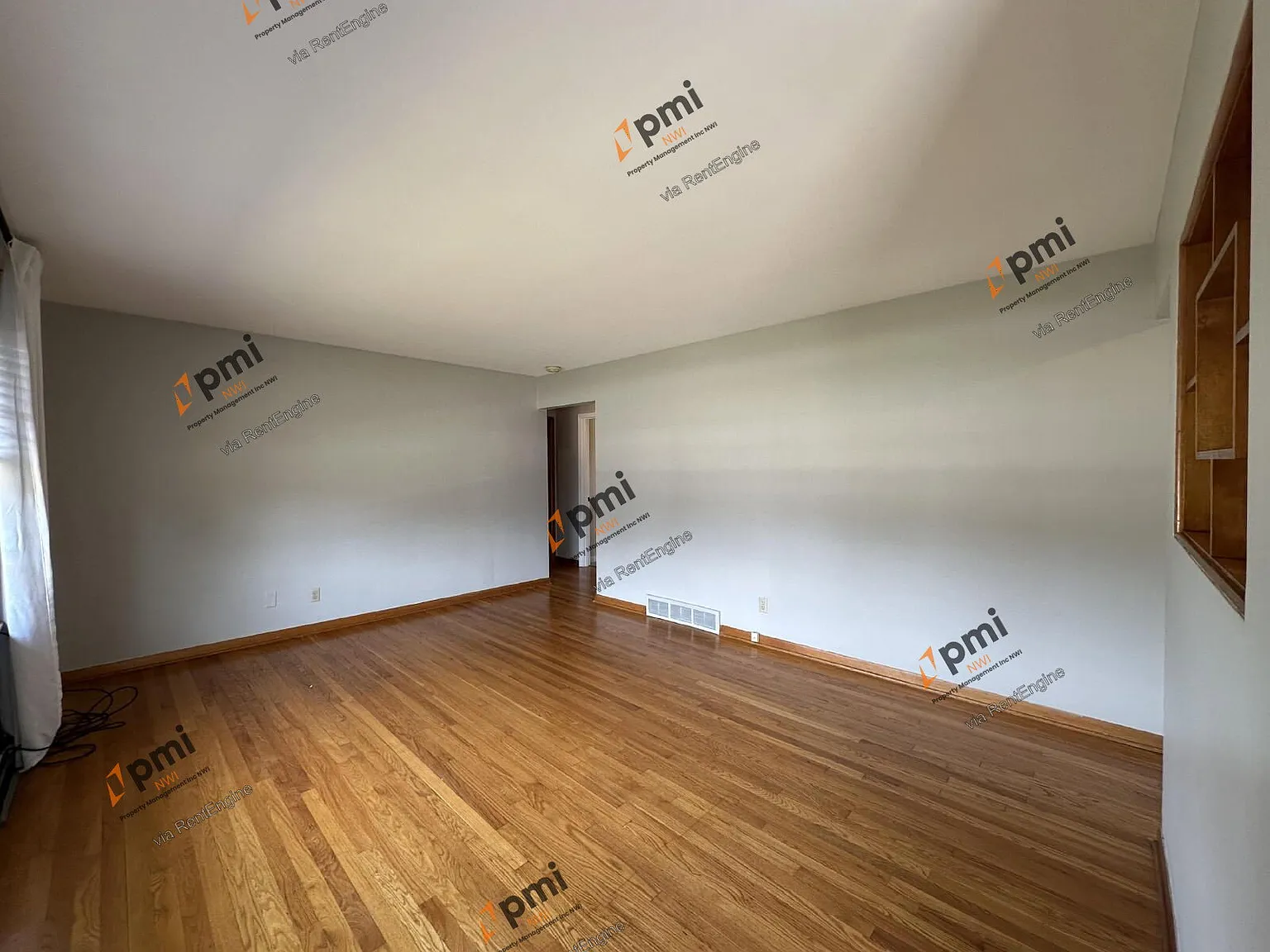 3 bed, 1.0 bath, 1640 sqft, $2,025 — Photo 3