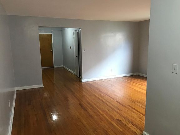 3rd image of 425 Mount Prospect Ave APT 412