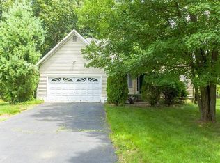 71 Bonnie View Dr, Trumbull, CT 06611