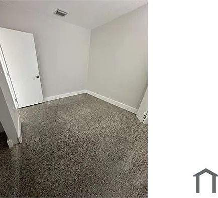 211 SW 18th Ave #8 — Photo 12