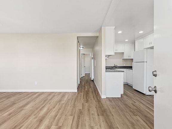 2nd image of 3041 Massasoit Ave