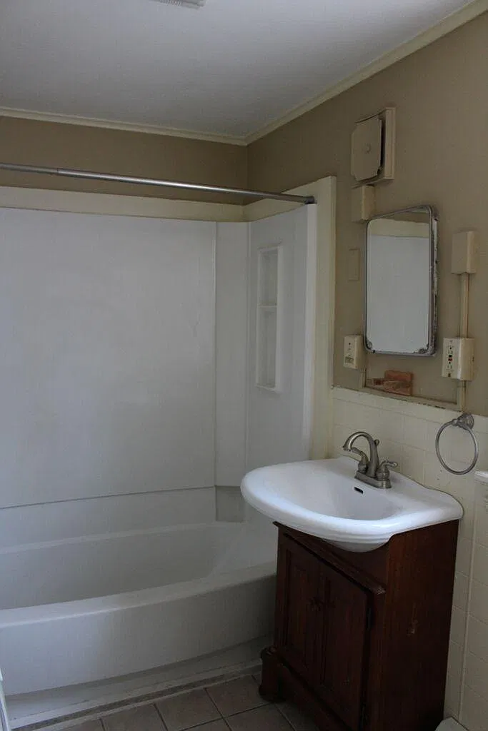 4 bed, $4,180 — Photo 3