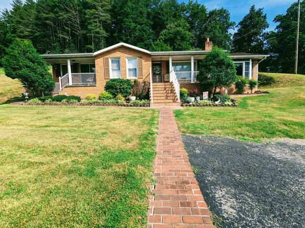 11621 Orby Cantrell Hwy, Pound, VA 24279