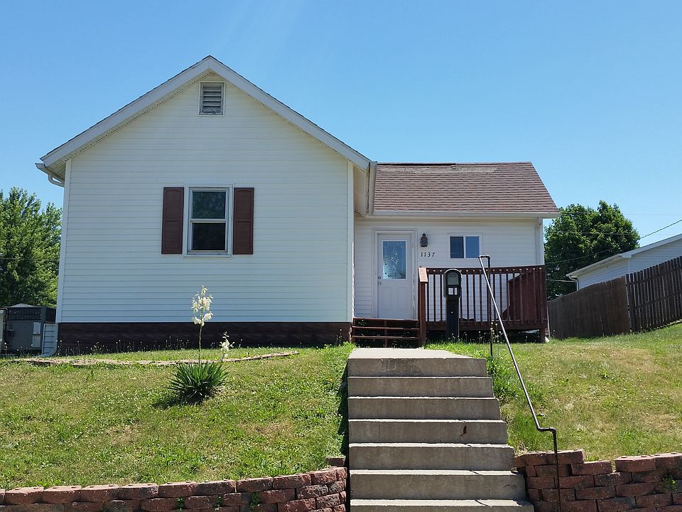 1137 Logan St