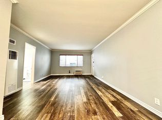 14270 Dickens St #J4, Sherman Oaks, CA 91423