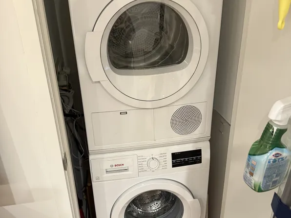 98 Front Street image 11 of 16