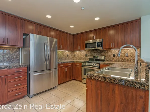 2943 Glascock St, Oakland, CA 94601