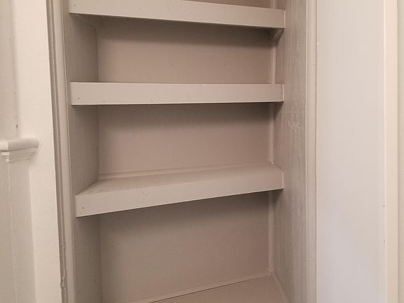 5th image of 1055 Blue Ave #4