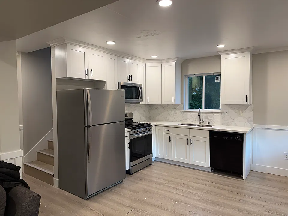 84 Logan Ave S