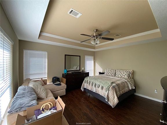 4th image of 4417 Pickering Pl